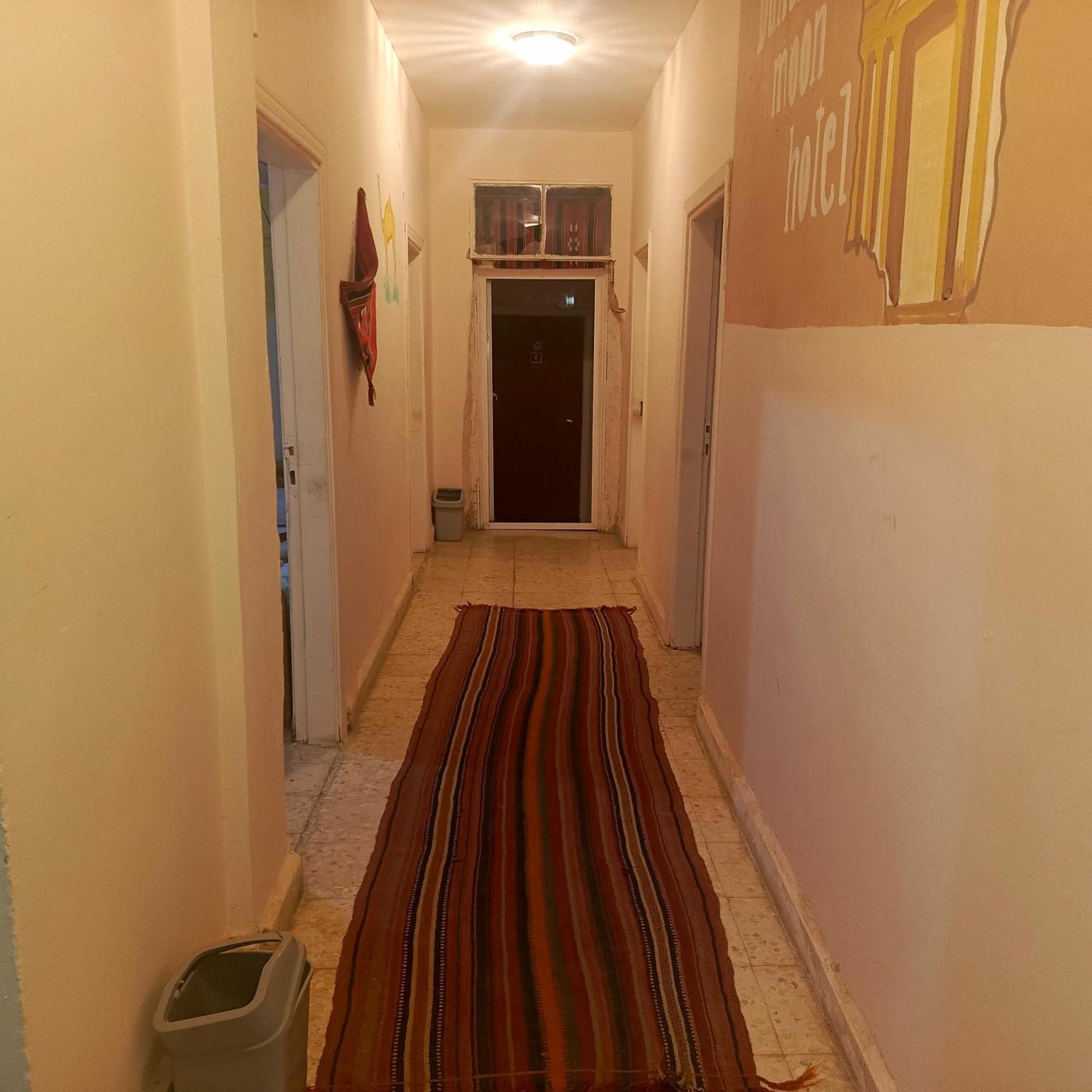 Dana Moon Hostel エクステリア 写真
